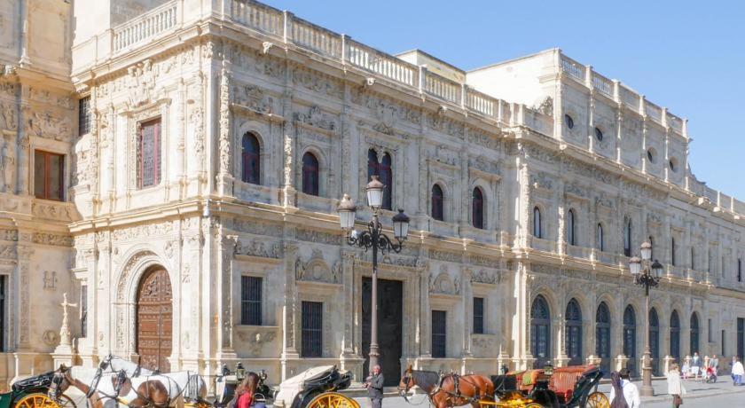 Casa Palacio El Condestable De Sevilla Sevilha Exterior foto